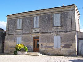 The town hall in Villenave-de-Rions