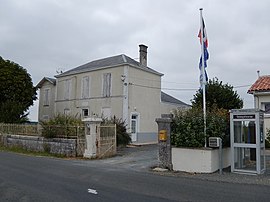 The town hall in Saint-Pierre-de-l'Isle