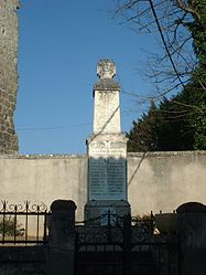 The war memorial in Bazens
