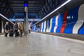 Unterirdischer Bahnhof mit 4 Gleisen, hier: Gleise 1 und 2