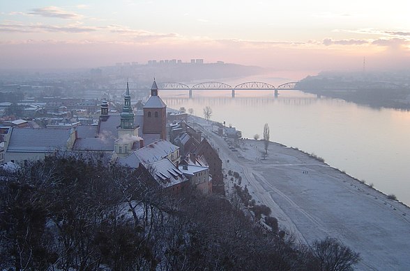 Southernly view from Klimek Tower onto the Vistula River and Bronisław Malinowski Bridge