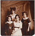 Matilde, Adriana, Frida und Cristina Kahlo, 1916