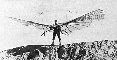 Lilienthal mit Flügelschlagapparat am 16. August 1894