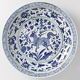 Plate with a qilin in the center, Yuan dynasty