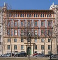 Ein frühes Gebäude von Wagner am Schottenring 23 zitiert die klassischen Formen des Historismus, in diesem Fall der Neo-Renaissance, 1877