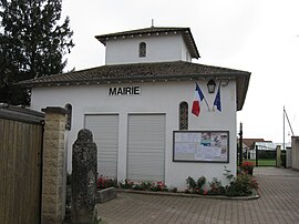 The town hall in Le Plessis-l'Évêque