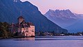 Schloss Chillon bei Einbruch der Dunkelheit