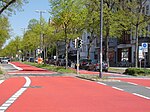 Bremen: Die Fahrrad­straße in der Parkallee wurde komplett rot eingefärbt