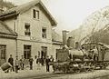 Bahnhof mit Lokomotive «Doubs», um 1885
