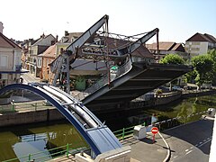 Klappbrücke über den Canal du Centre
