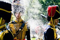 Soldier wearing the Field Artillery Corps ceremonial uniform during the firing of salute shots on Prinsjesdag.