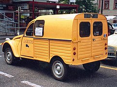 A Citroën 2CV vehicle used by PTT.