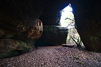 "Eichertsfels" mit Höhlen