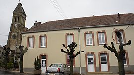 The church and town hall in Moussy