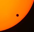 12:33 Uhr: Venus nähert sich dem östlichen Rand der Sonnenscheibe