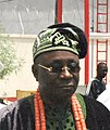 Typische Yoruba-Kopfbedeckung für Männer: das asymmetrische „Fila Gobi“