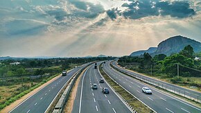 Vehicles_plying_on_Bengaluru_Mysuru_Expressway.jpg