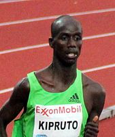 Vizeweltmeister wurde der aktuelle Olympiasieger, Weltmeister von 2007 und WM-Dritte von 2005 Brimin Kiprop Kipruto