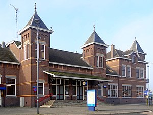 Das Bahnhofsgebäude (2015)
