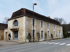 The town hall in Douville