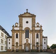 Markt­kirche = Jesu­iten­kirche Paderborn: Fassade ganz ohne Kirchturm