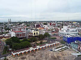 Panoramablick über Villahermosa, im unteren Bildrand die Plaza de Armas