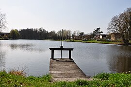 The lake in Vieilles-Maisons-sur-Joudry