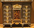 A cabinet from 1690