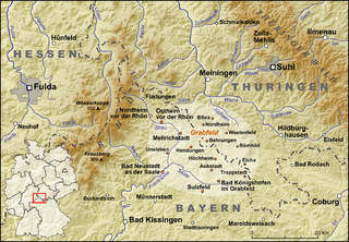 Lage des Grabfelds: früher war es etwa das Gebiet der Karte im Dreieck Bayern−Hessen−Thüringen, heute nur der hell markierte Bereich im bayerisch-thüringischen Grenzgebiet