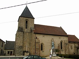 The church and the war memorial in Saint-Agnant-de-Versillat