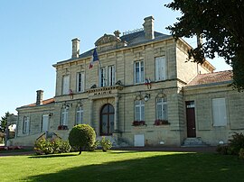 The town hall in Saint-Savin
