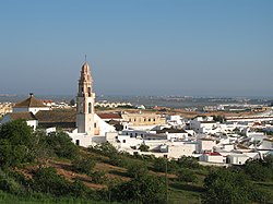 General view of the town and the San Salvador church