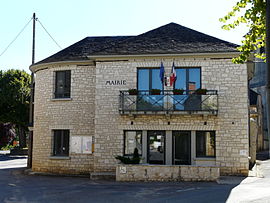 The town hall in Borrèze