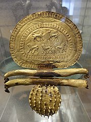 Gold fibula, Regolini-Galassi tomb (675–650 BC)
