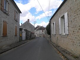 The main road in Noisy-sur-École