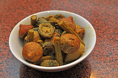 Sukto, Bengali dish with bitter gourd, drumstick (fruit), papaya, potato, and pumpkin