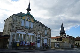 The town hall and church in Vaudesincourt