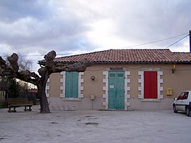The town hall in Le Tuzan