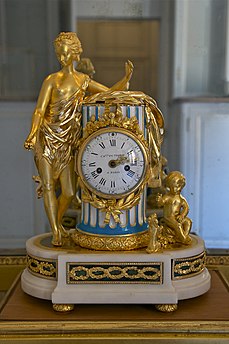 Pendulum clock with ormolu mounts and a porcelain column part