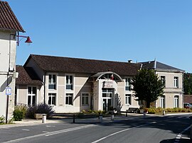 The town hall in Château-l'Évêque