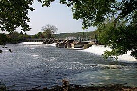 The weir that provides the driving force