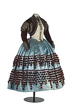 Maja dress. Owned by Infanta Isabella. 1858.