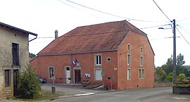 The town hall in Bousseraucourt