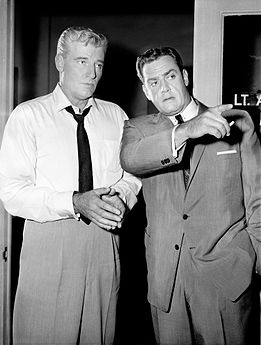 Paul Drake (William Hopper) and Perry Mason (Raymond Burr)