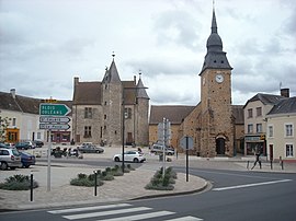 The church of Saint-Georges and the place of the Château
