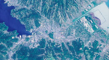 Satellite photograph of Isahaya City (provided by the Geospatial Information Authority of Japan)