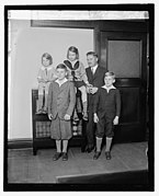 Aaron Younquist & children, 1929.