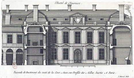 Court facade of the corps de logis