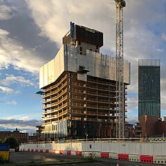 West Tower - Core up to level 16 of 44 - July 2017