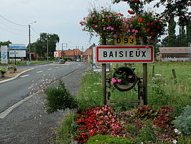 The road into Baisieux